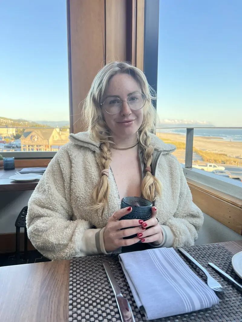 prettykate_000 (18) female from US - sexting partner