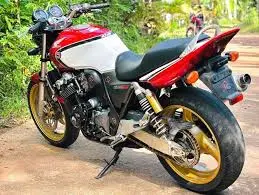 psathsara172 (18) male from LK - sexting partner