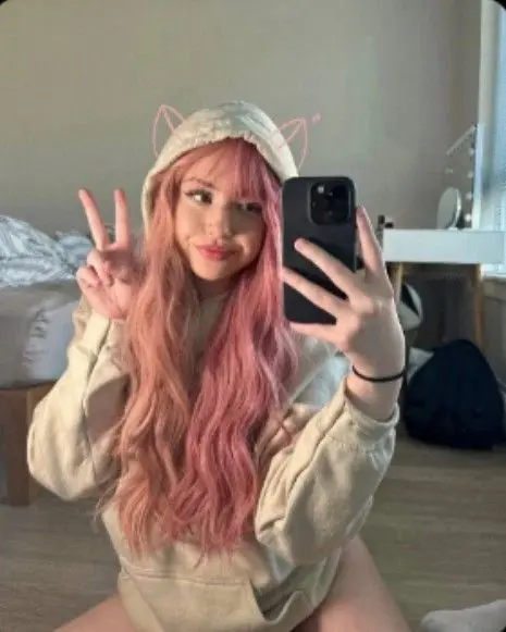 pubif993 (18) female from GB - sexting partner