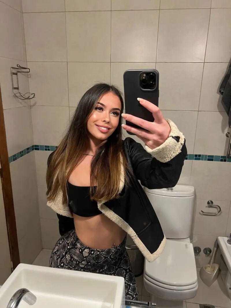 pucadyda (18) female from GB - sexting partner