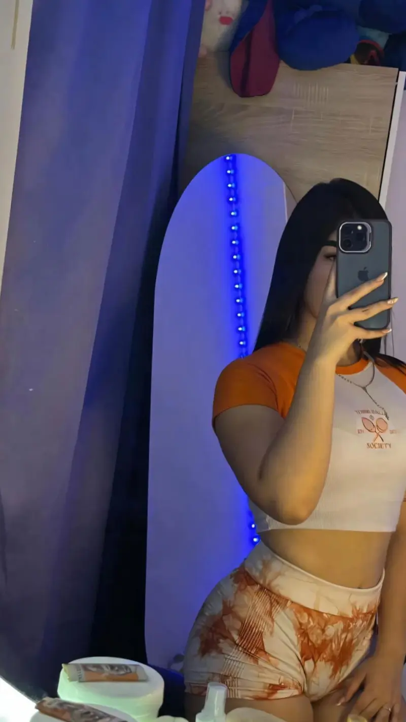 qdxmghy (21) female from US - sexting partner