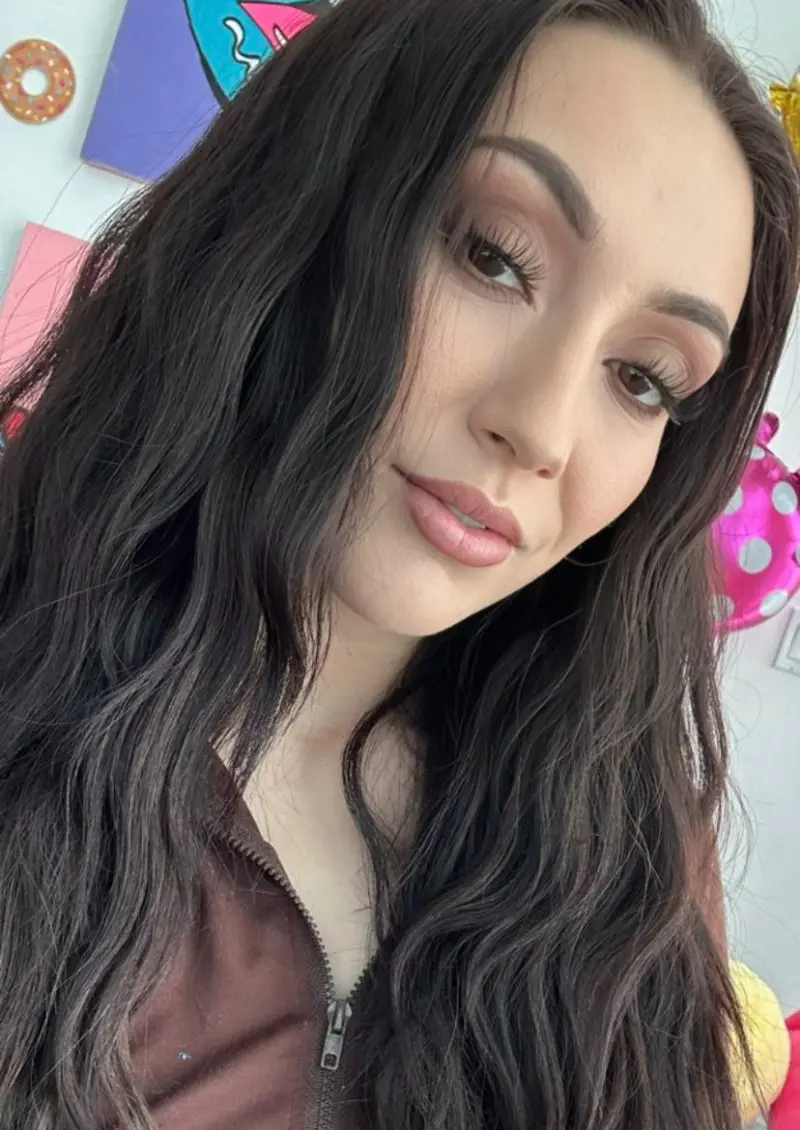 queenmandy52 (18) female from US - sexting partner