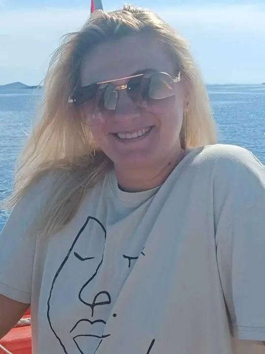 qugobi (18) female from GB - similar profile