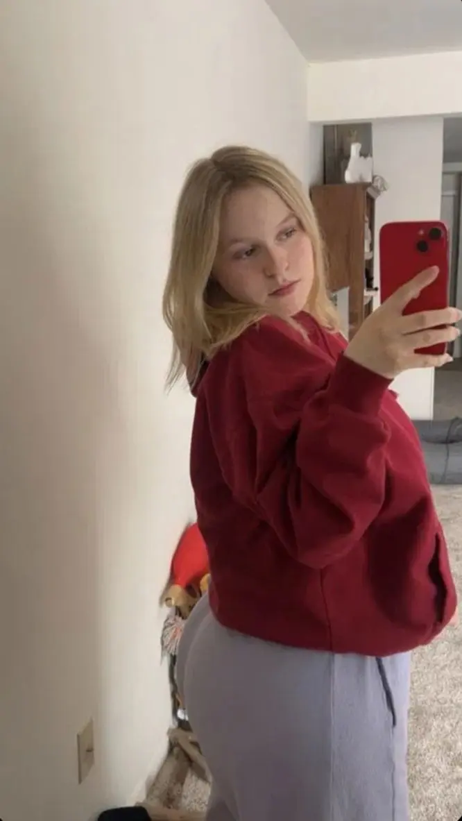 qulirimi (18) female from US - sexting partner