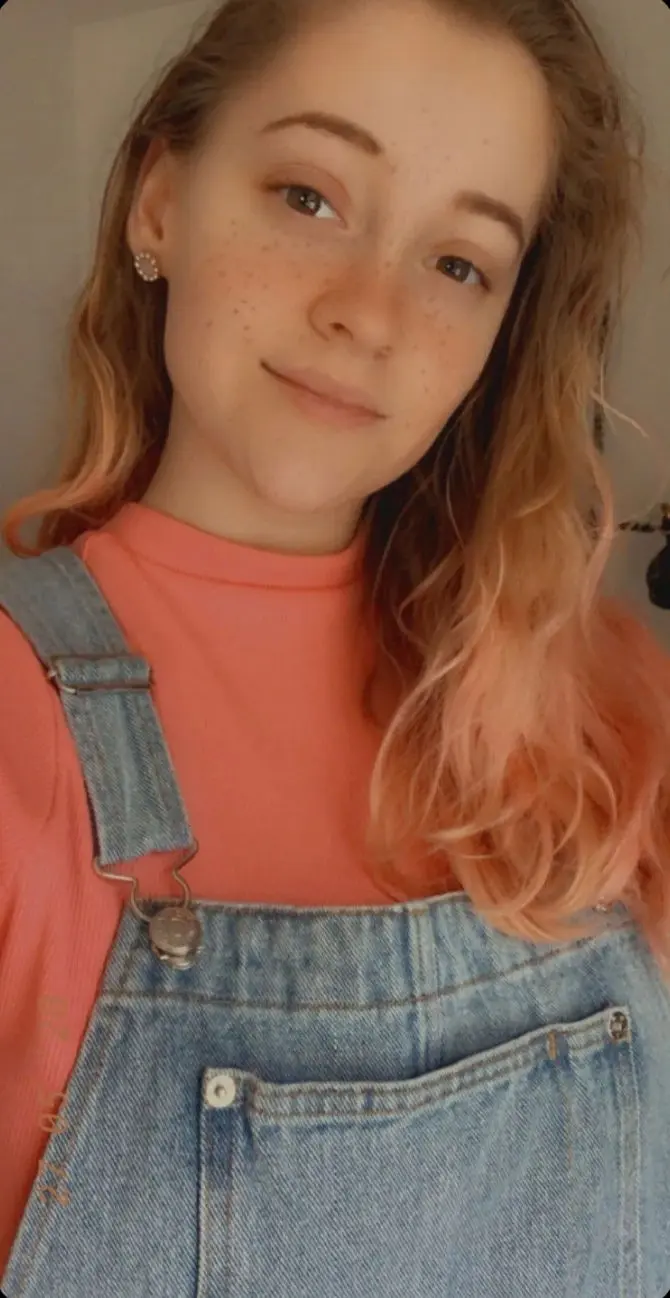 qzrasdy (18) female from CA - sexting partner