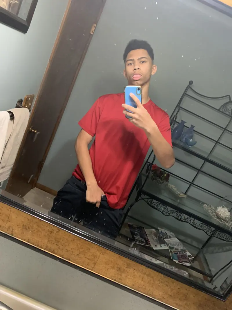 r6ravens (18) male from US - sexting partner