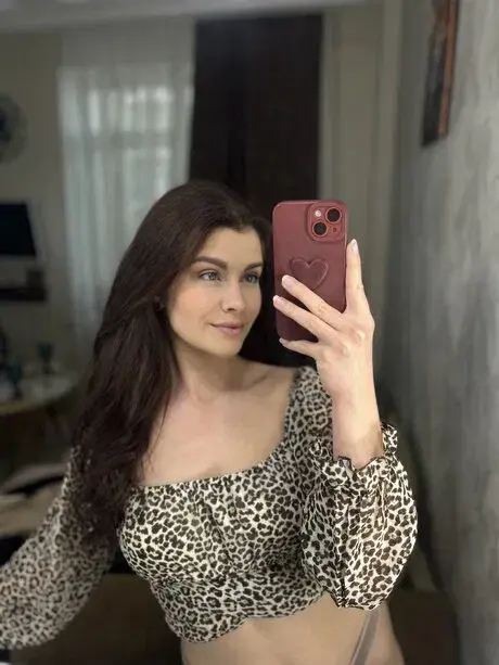 rafigoh281 (18) female from AU - sexting partner