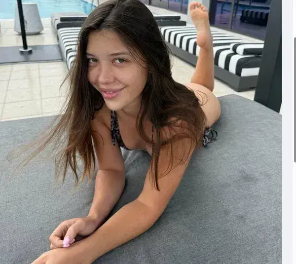 rahoji1031 (22) female from GB - sexting partner