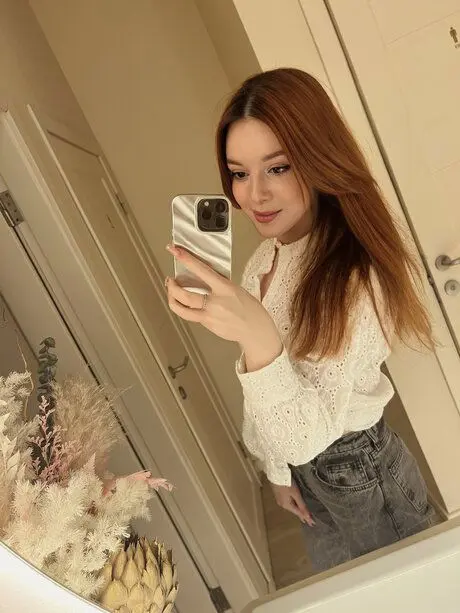 rarodik679 (21) female from US - sexting partner