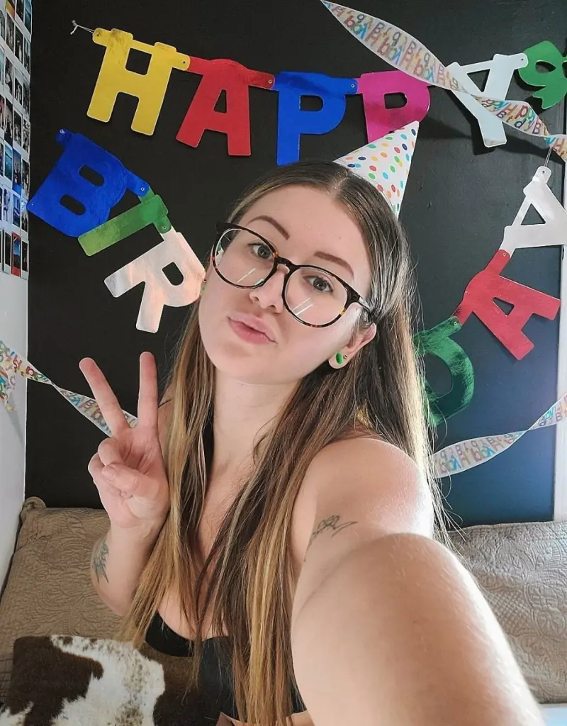 rataf37995 (18) female from US - sexting partner