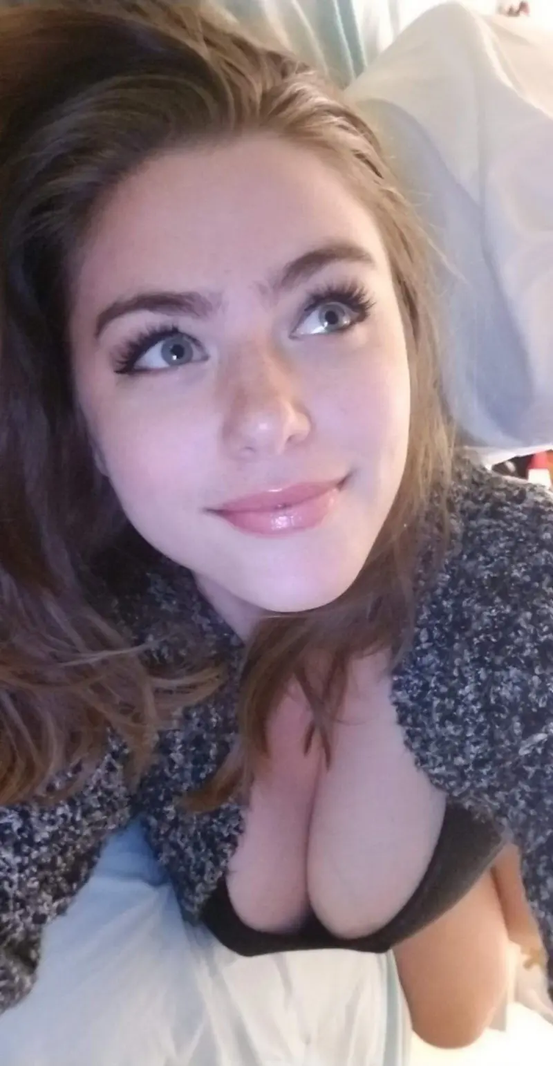 ratid15687 (22) female from CA - sexting partner