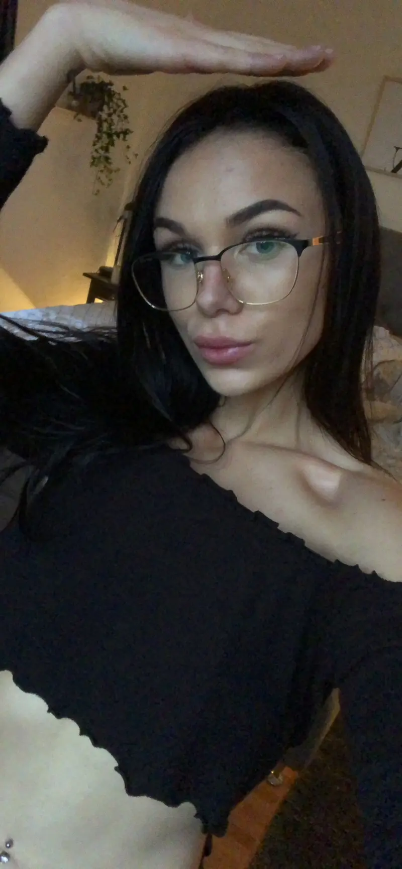 ratquently1968 (18) female from DE - sexting partner