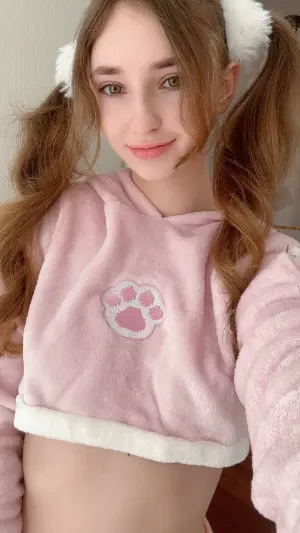 reesesx6 (20) female from AU - sexting partner