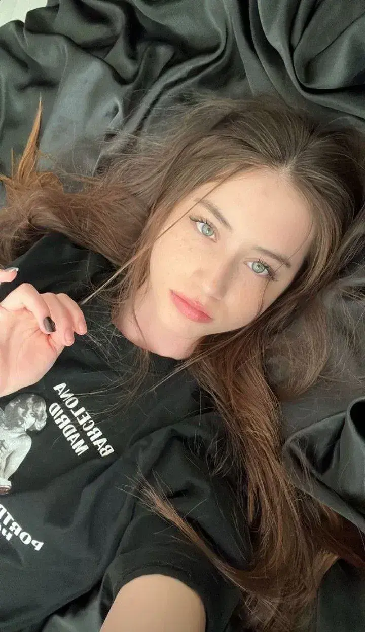 reyabas533 (21) female from CA - sexting partner