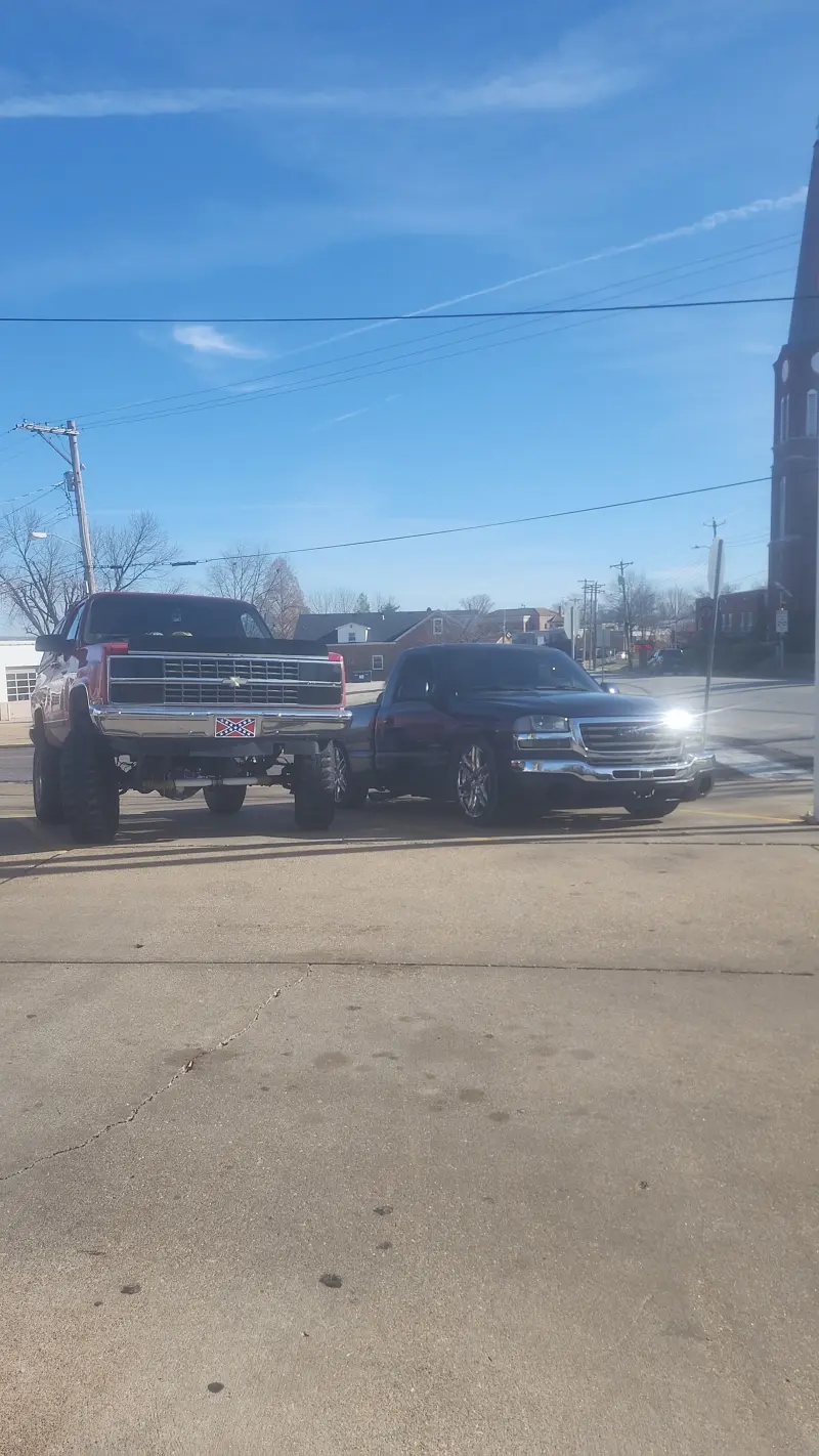 rhill (18) male from US - sexting partner