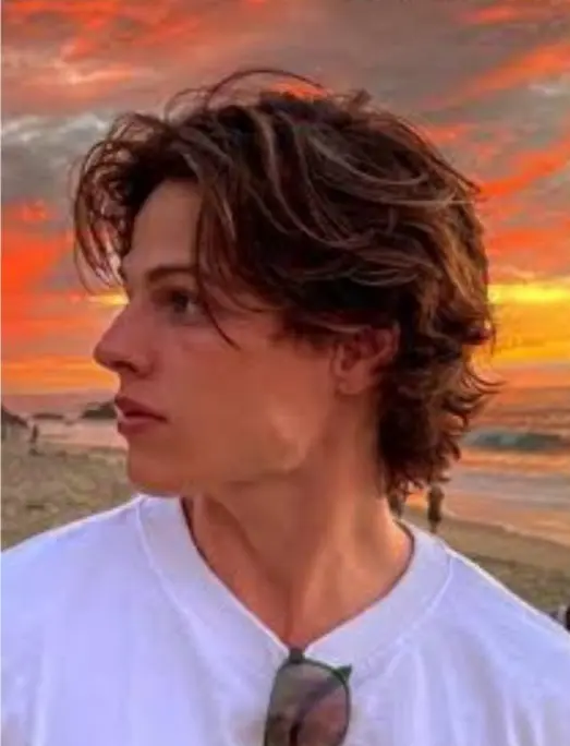 richer_666 (18) male from BD - sexting partner