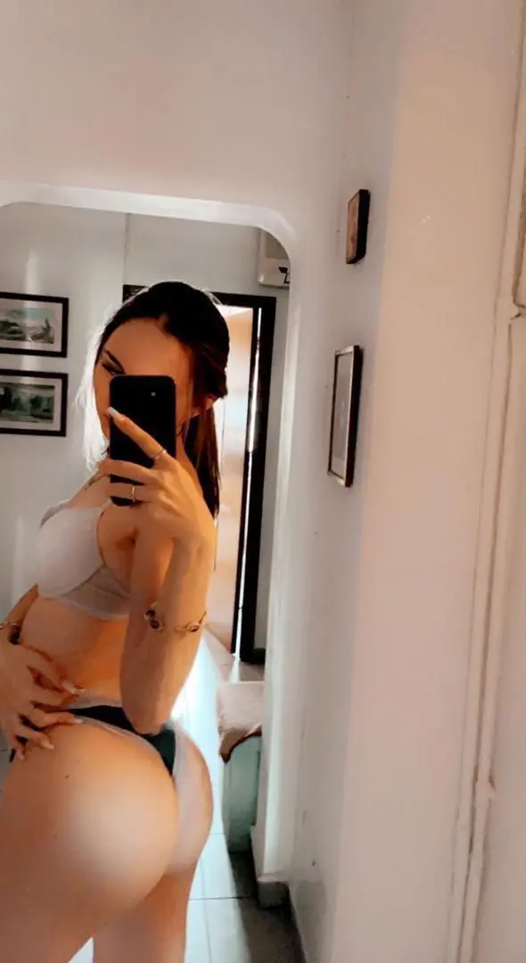 ridwann4real (21) female from BE - sexting partner