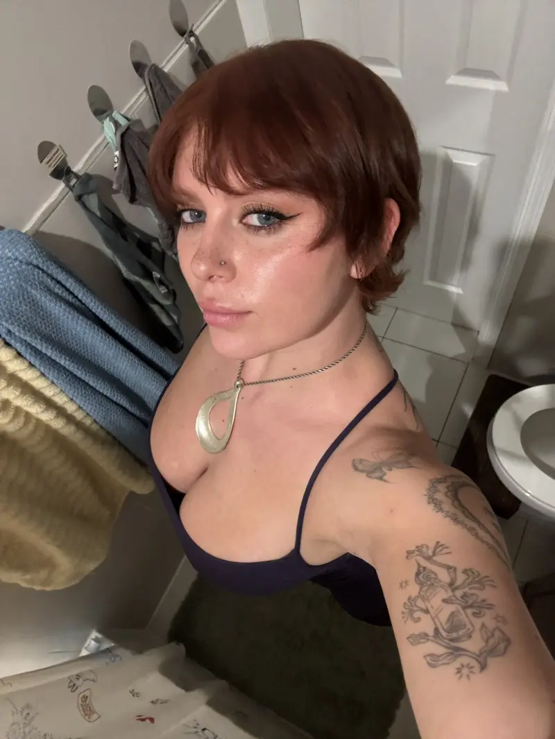 rixik75827 (27) female from US - sexting partner