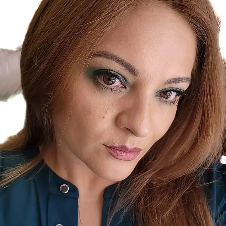 rjcix2v6nx (18) female from BE - sexting partner