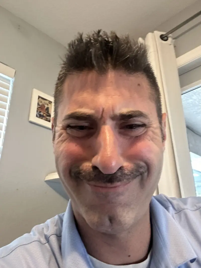 rmgilmore1 (18) male from US - sexting partner