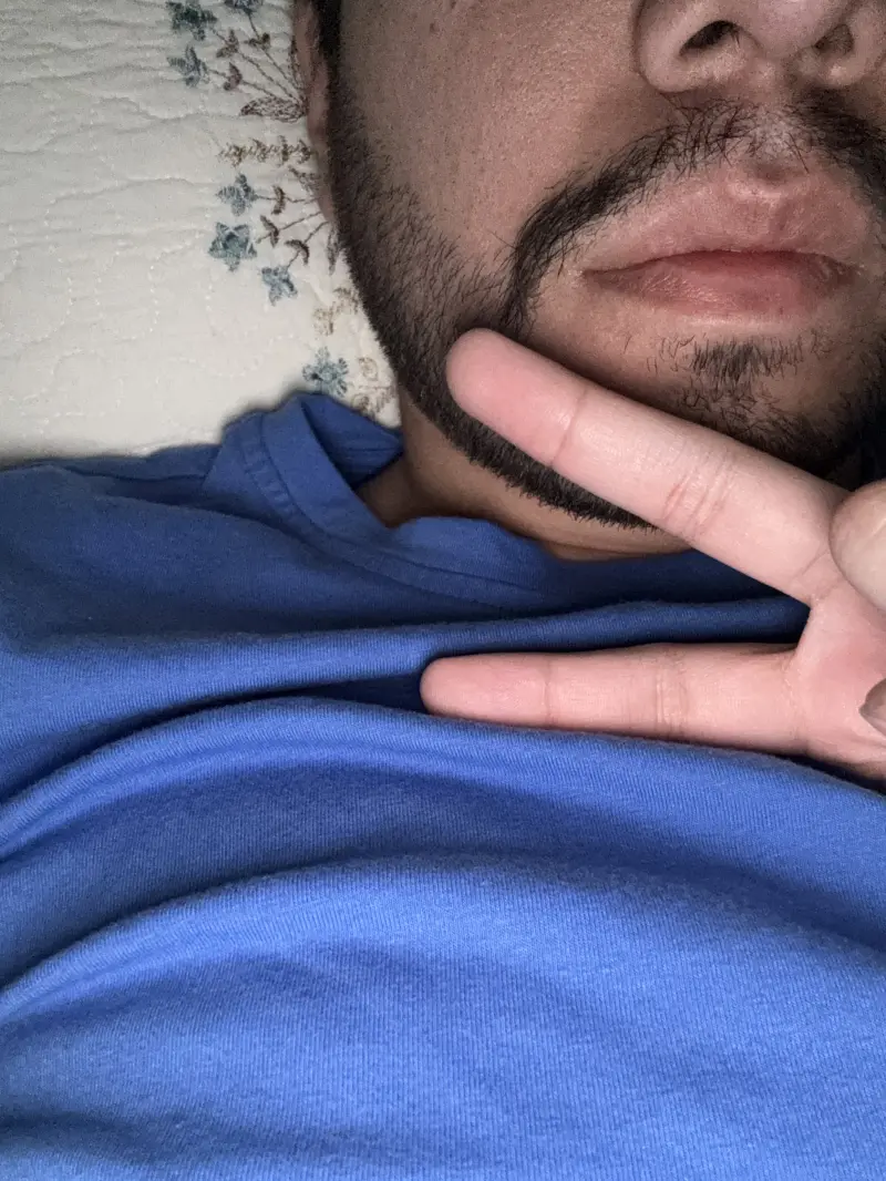 robbie882 (18) male from US - sexting partner