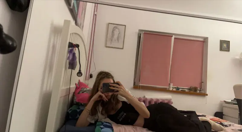 rogefe3228 (21) female from US - sexting partner