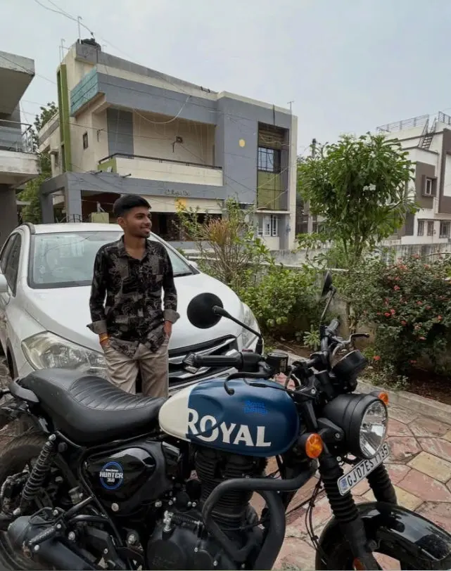 rohitsaumya8 (18) male from IN - sexting partner