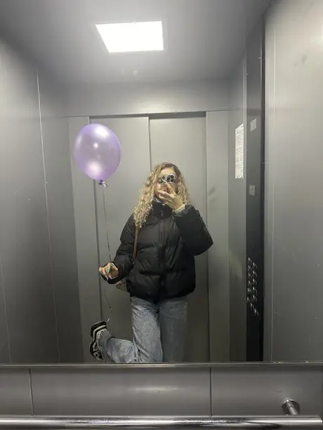 romake8303 (18) female from GB - sexting partner