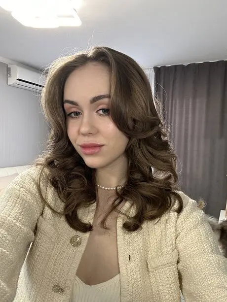 ropilo4765 (18) female from GB - sexting partner