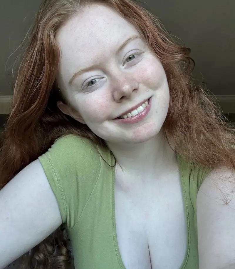 rosebruce1960 (18) female from US - sexting partner