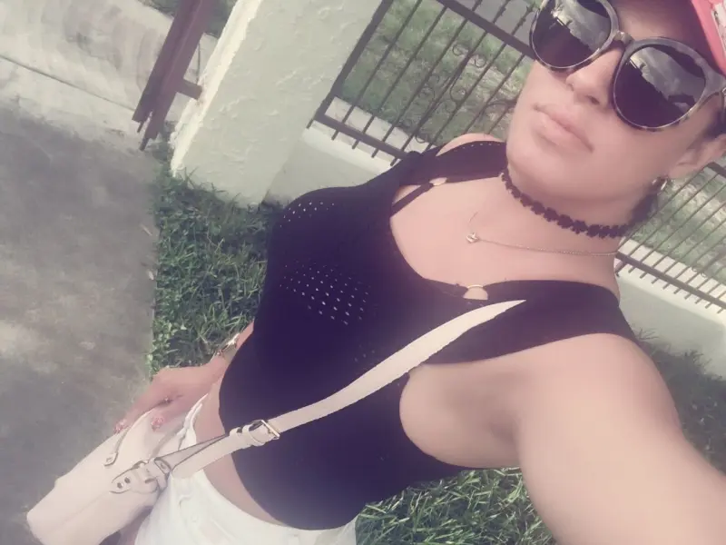 roselove (18) female from US - sexting partner