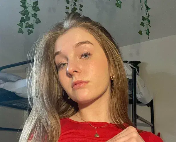 rosicas278 (24) female from GB - sexting partner