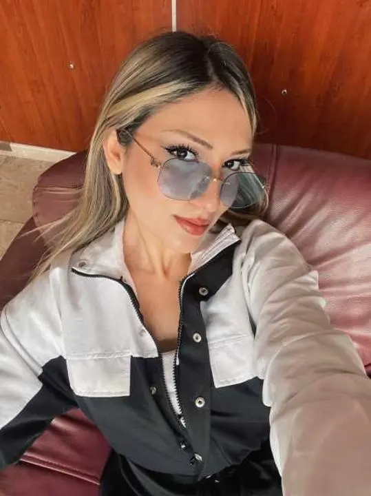 rotyqixa (18) female from US - sexting partner