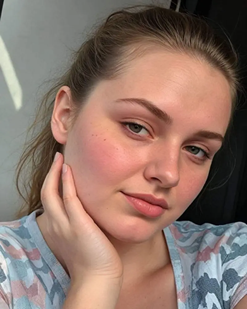 royiboxh (18) female from US - sexting partner