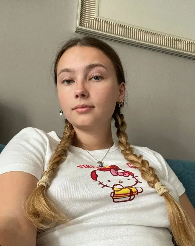 rudriyalt (18) female from US - sexting partner