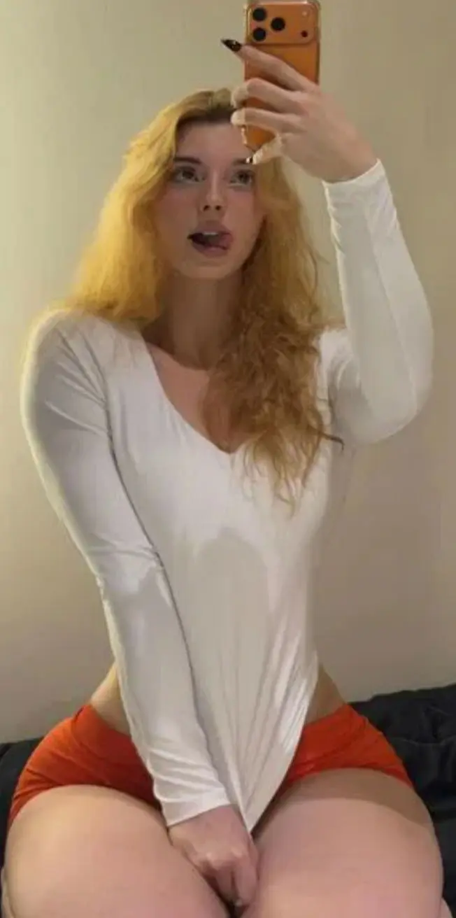 ruhewiju (18) female from GB - sexting partner