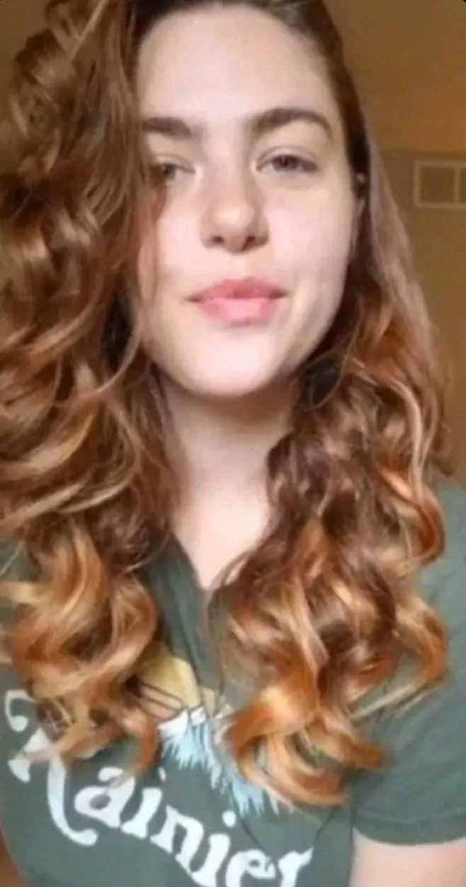 rygazulu (18) female from DE - sexting partner