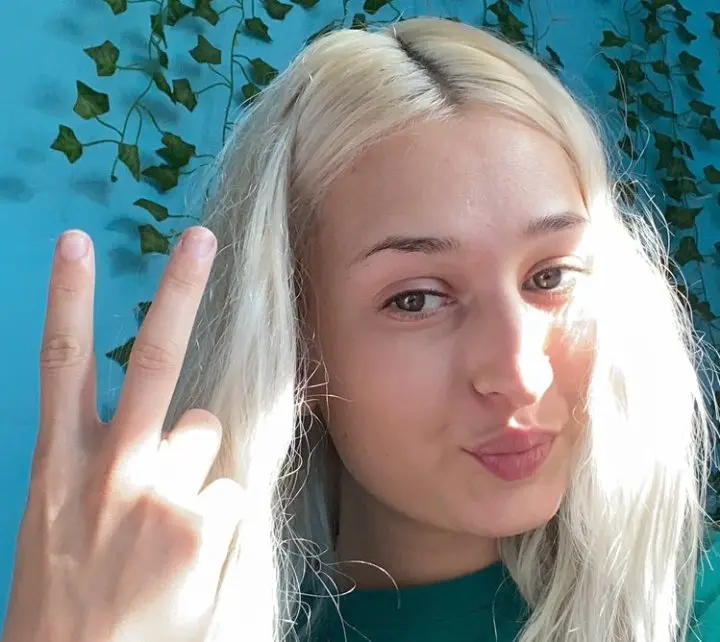 s7vf0wchpi (18) female from DE - sexting partner