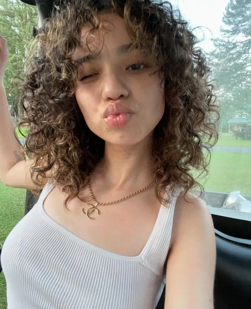 sabemi9921 (18) female from GB - sexting partner