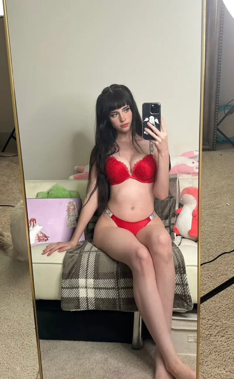 sabrinanichole5800 (18) female from US - sexting partner