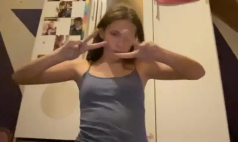 sagady (23) female from US - sexting partner