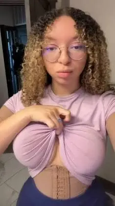 sagiy87331 (18) female from US - sexting partner