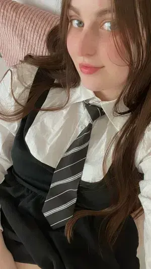 sajod80614 (18) female from AT - sexting partner