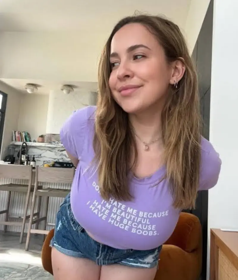 santoselvie95 (18) female from US - sexting partner