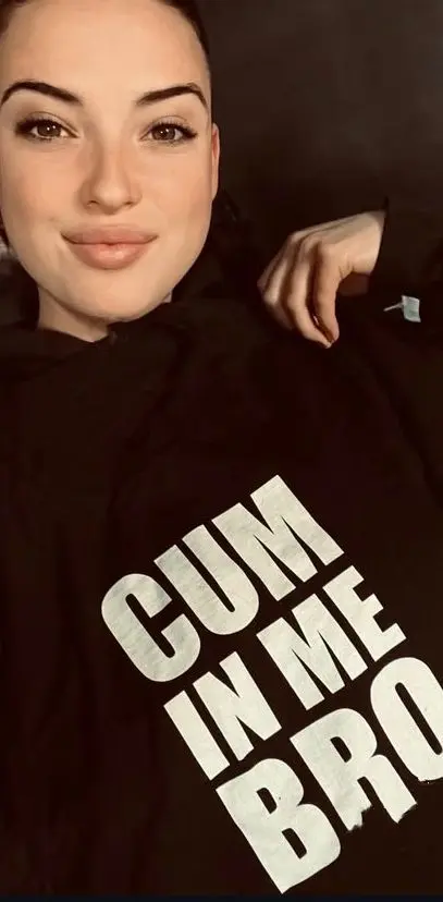 sarahtristan42 (18) female from CA - sexting partner