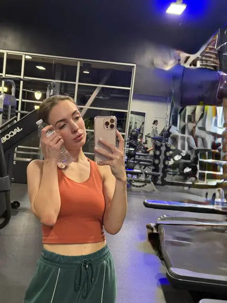 sararo8314 (18) female from AT - sexting partner