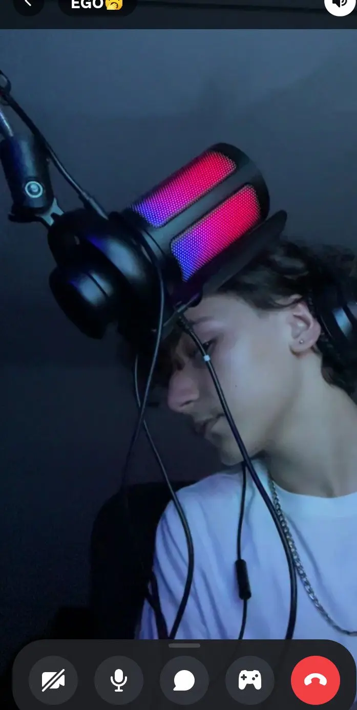 satoclan18 (18) male from MA - sexting partner