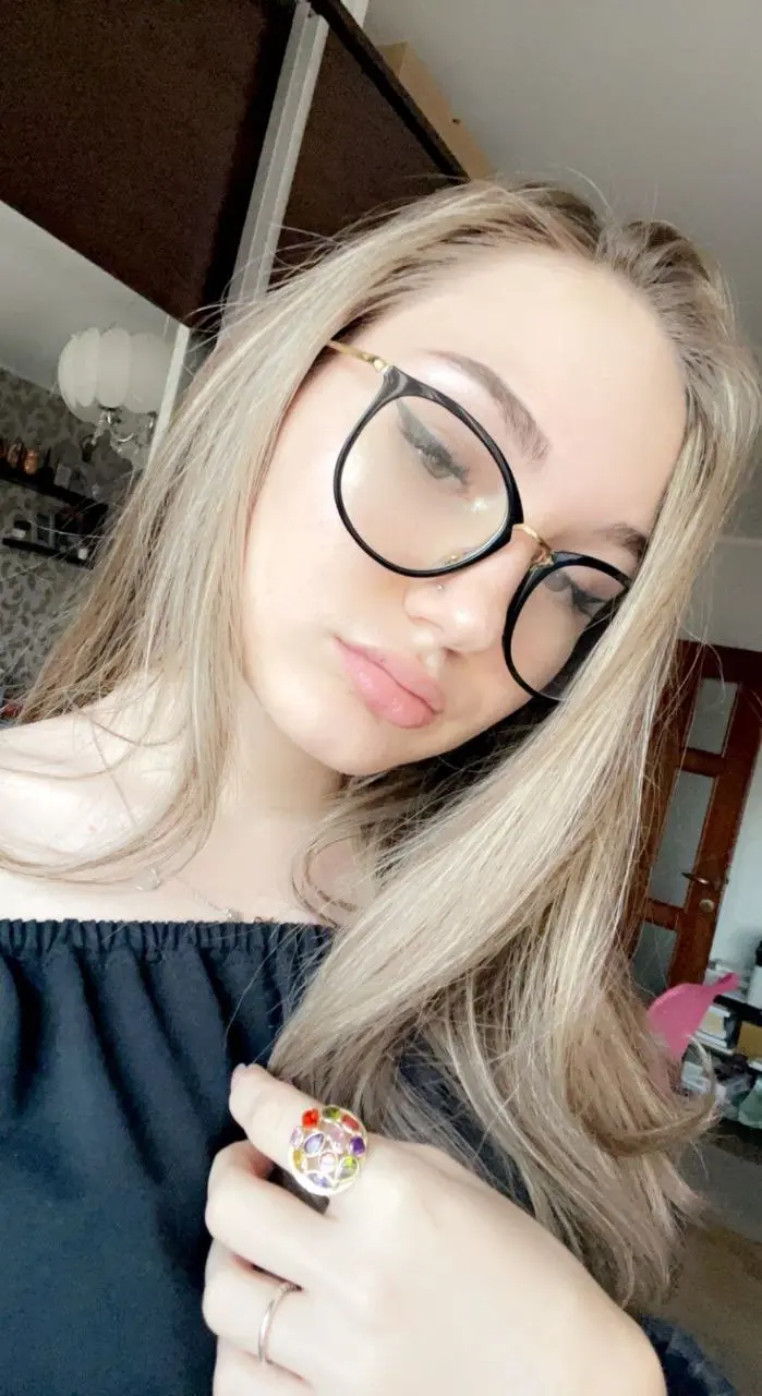 savato2441 (18) female from US - sexting partner