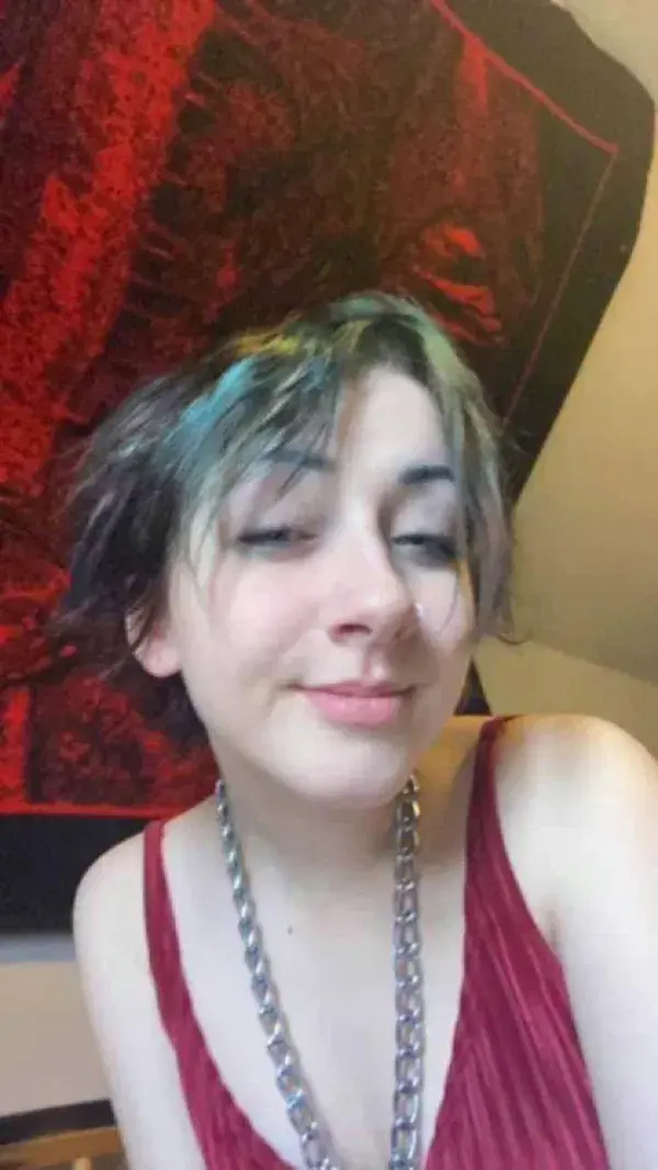 sayalah640 (24) female from US - sexting partner