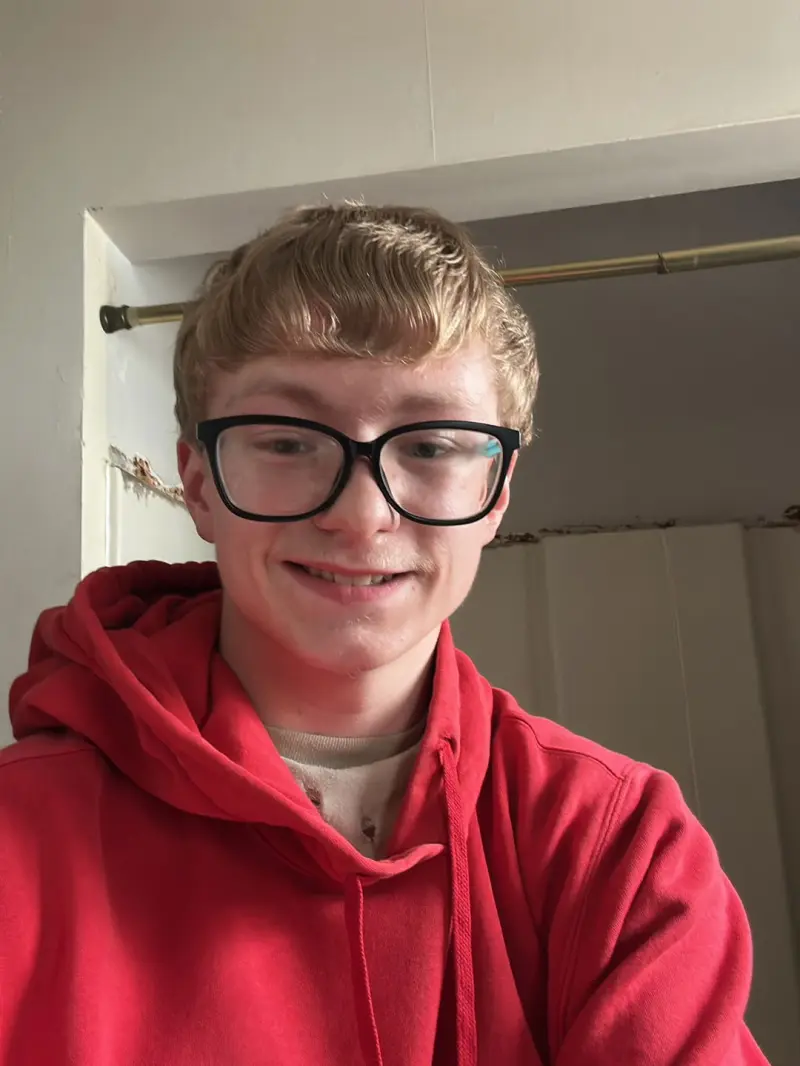 scooter260609 (18) male from US - sexting partner